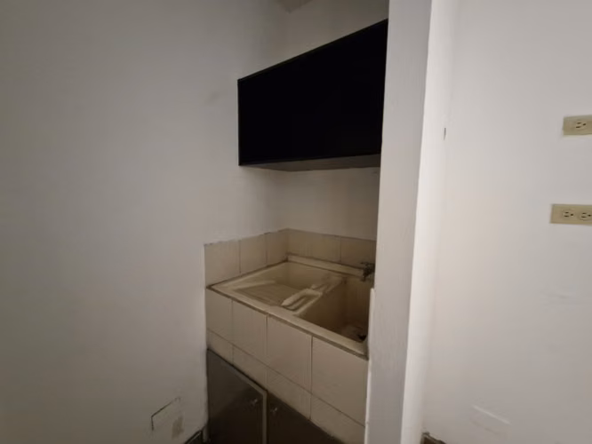 Oficina en alquiler edificio ubicado en zona 10