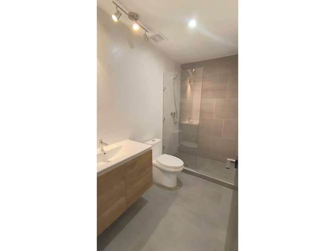 APARTAMENTO EN VENTA CON JARDÍN – EDIFICIO IRIDIA | ZONA 13 - Imagen 10