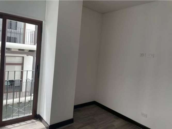 Apartamento en Renta Zona 16 - Imagen 3