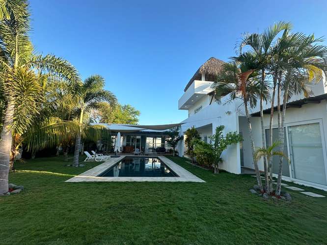 Casa de playa en venta - Iztapa