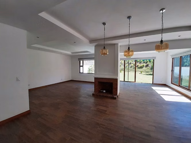  CASA EN RENTA   Ubicada en Residencial Alto Valle Km 12.5 Carretera a El Salvador