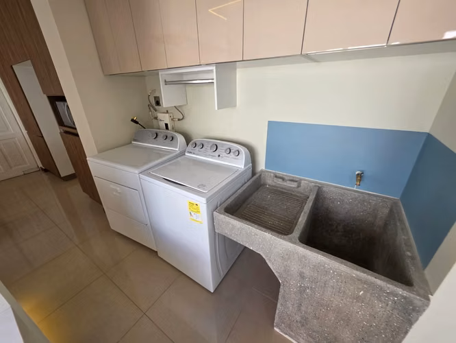 Casa en renta zona 16, Cayalá