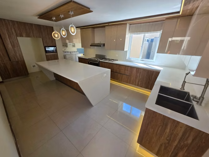Casa en renta zona 16, Cayalá