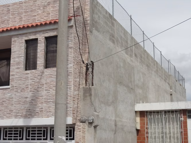 Vendo Casa en Los Olivos, zona 18 | ACODI