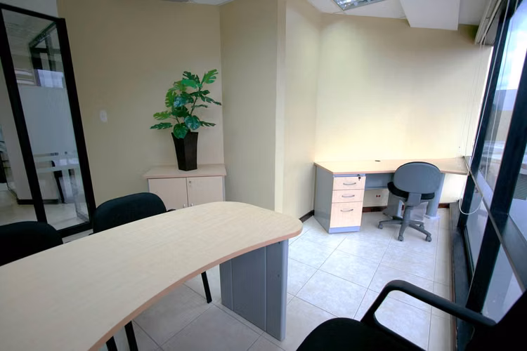 Alquilo Oficinas en zona 10 | ACODI