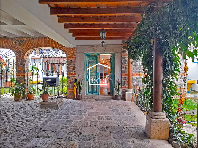 Vendo Casa en Jardines de San Isidro, zona 16 | ACODI