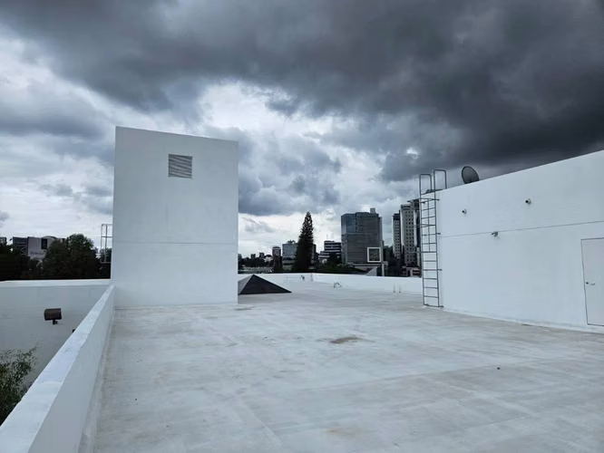 EDIFICIO EN RENTA 20 CALLE ZONA 10.