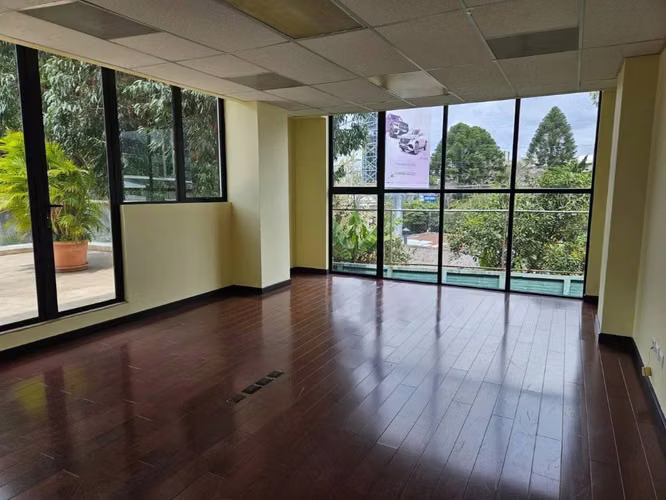 EDIFICIO EN RENTA 20 CALLE ZONA 10.
