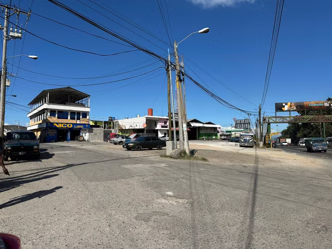 VENDO TERRENOS ZONA 18
