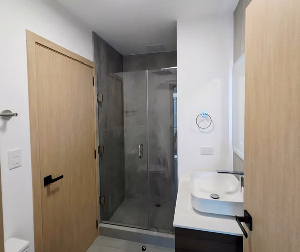 ALQUILO APARTAMENTO EN ZONA 10 - Imagen 9
