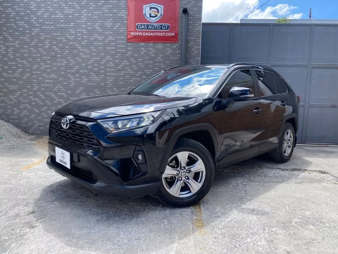 Toyota Rav4 4x2 Automática de Agencia Modelo 2024