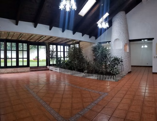 VENTA CASA JACARANDAS DE CAYALA ZONA 15