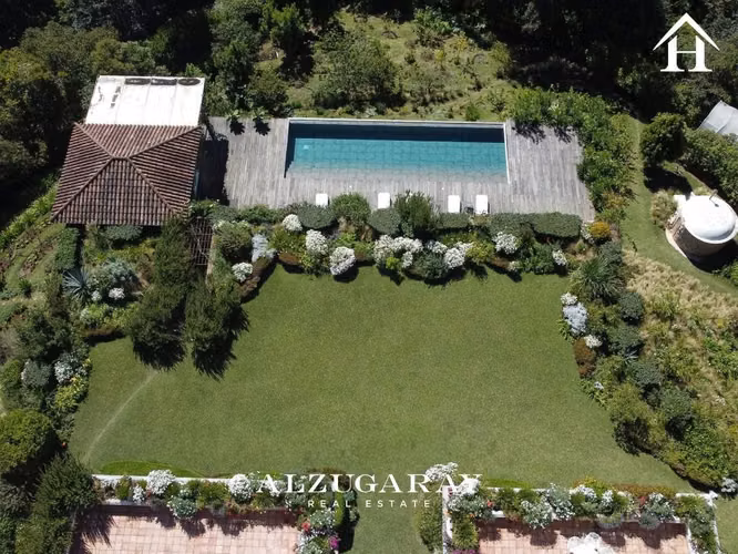 Casa espectacular 22,300 V2 Antigua Guatemala