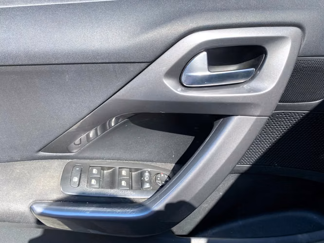 Peugeot 2008 Allure 4x2 Automática de Agencia Modelo 2018