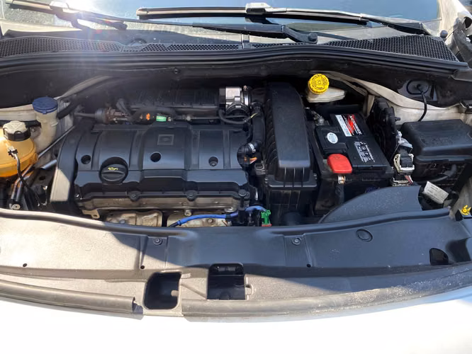Peugeot 2008 Allure 4x2 Automática de Agencia Modelo 2018