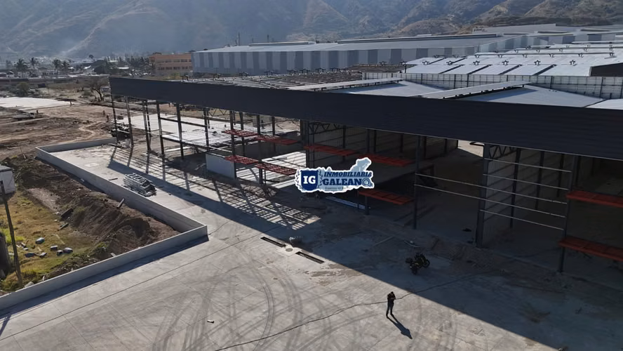  BODEGA COMERCIAL EN RENTA – RUTA AMATITLÁN   Plaza Comercial con vista  y acceso inmediato a la CA-9 Amatitlan.