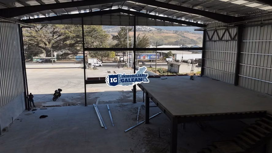  BODEGA COMERCIAL EN RENTA – RUTA AMATITLÁN   Plaza Comercial con vista  y acceso inmediato a la CA-9 Amatitlan.