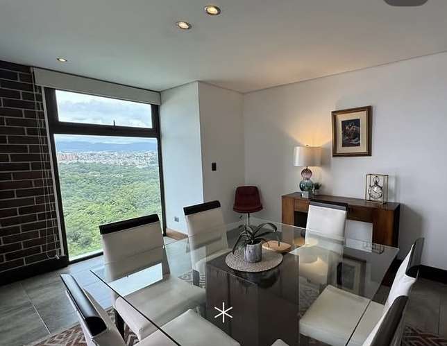 VENDO LINDO PENTHOUSE VIÚ CAYALÁ ZONA 16 ( 2 niveles )