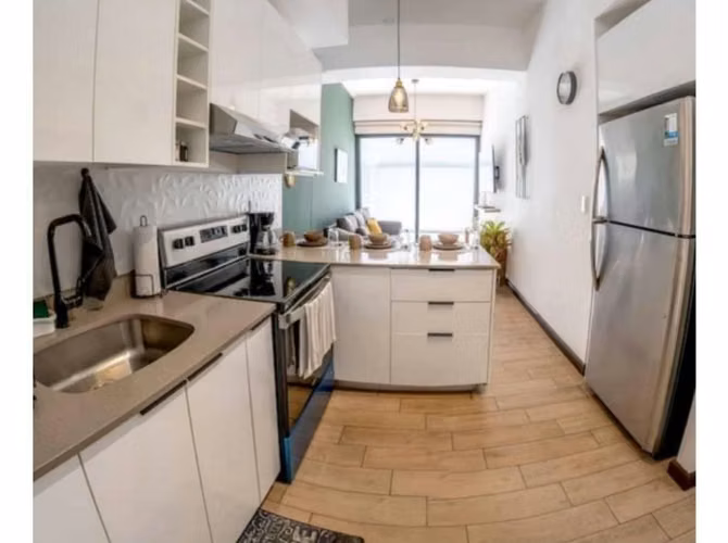 Vendo lindo apartamento zona 13 una cuadra Las Américas $220,000 - Imagen 8