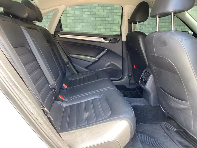 Volkswagen Passat R-Line de Agencia Modelo 2016