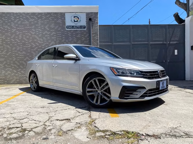 Volkswagen Passat R-Line de Agencia Modelo 2016
