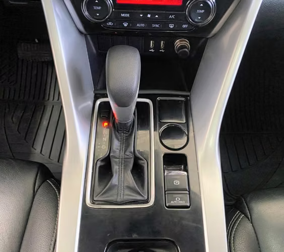 2023 MITSUBISHI ECLIPSE CROSS 2.0L. RÉCORD AGENCIA