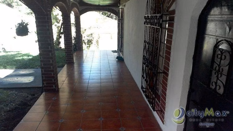 Amplia Casa con Uso de Suelo Comercial en Renta en San Lucas Sacatepéquez - Imagen 6