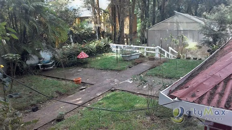 Amplia Casa con Uso de Suelo Comercial en Renta en San Lucas Sacatepéquez - Imagen 7