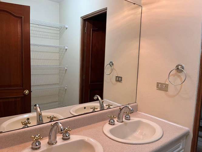 TORRE CASTELAR ZONA 10 APARTAMENTO EN RENTA - Imagen 3