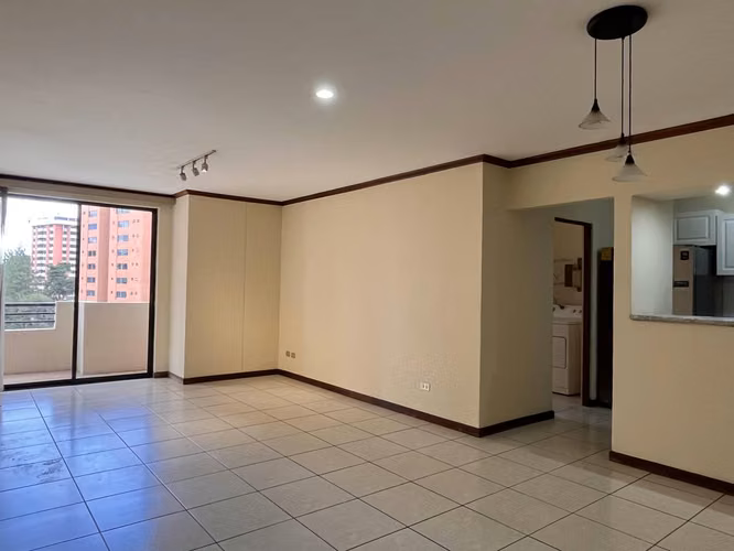 TORRE CASTELAR ZONA 10 APARTAMENTO EN RENTA