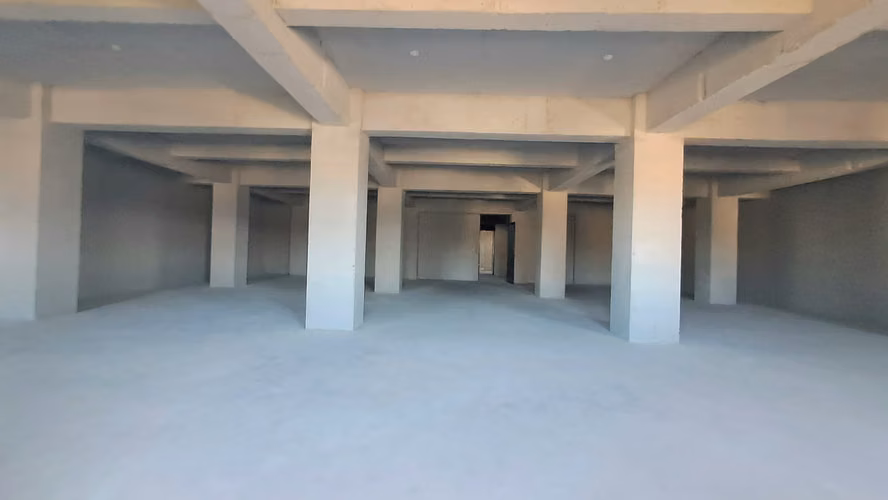 RENTO BODEGAS NUEVAS Y MODERNAS EN EDIFICIO DE LA ZONA 1