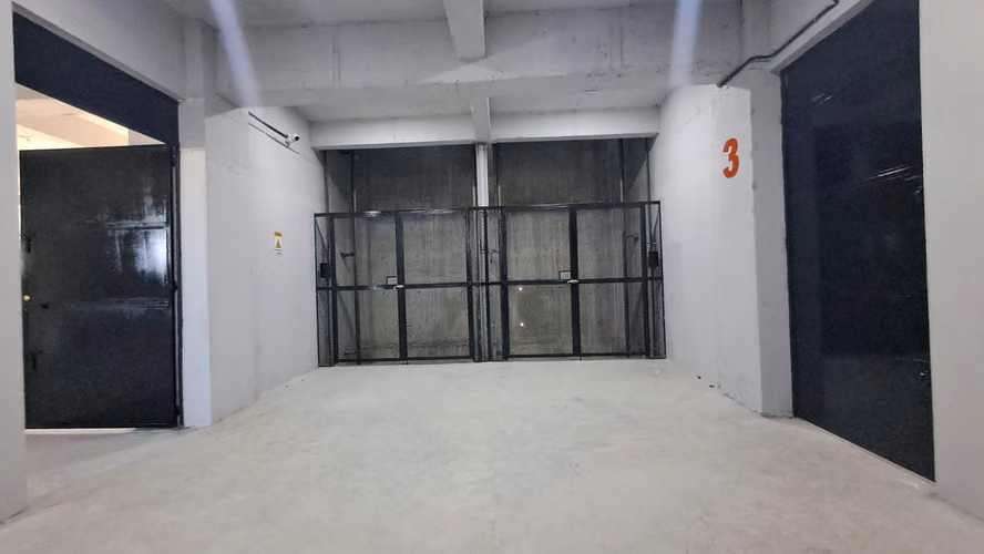 RENTO BODEGAS NUEVAS Y MODERNAS EN EDIFICIO DE LA ZONA 1