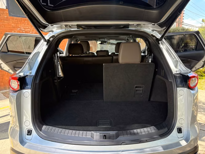 Mazda CX-9 AWD año 2023 de agencia - Imagen 4