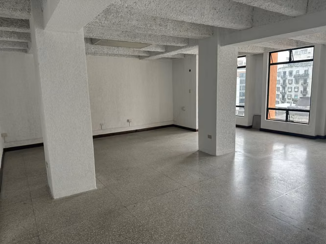 Office in rent in area 4 - El Angel Building