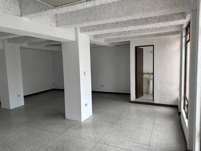 Oficina en renta en zona 4 - Edificio El Angel