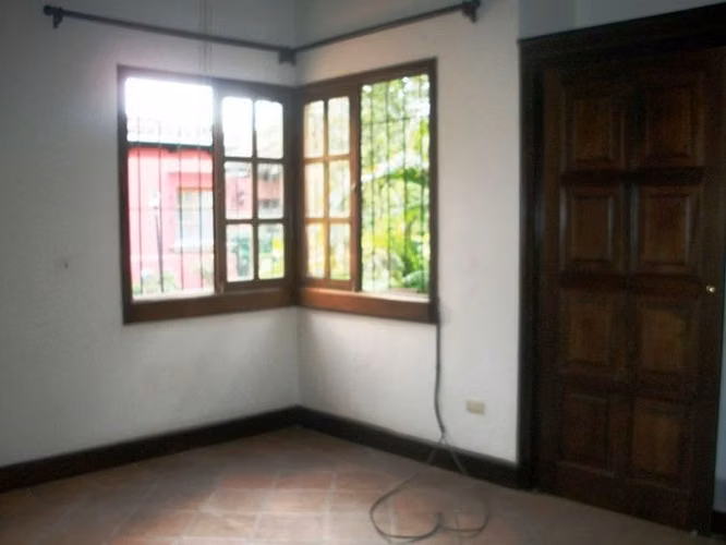Venta de hermosa casa en exclusivo residencial – San Pedro El Panorama, cerca de Antigua Guatemala - Imagen 3
