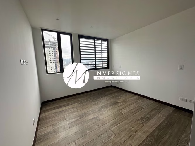 Venta de Apartamento en la Zona 15