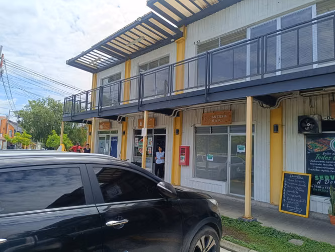 Alquilo local comercial Colinas de Monte María Express