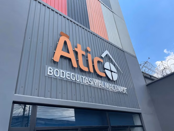RENTO BODEGUITA Y ALMACENAJE ÁTICO