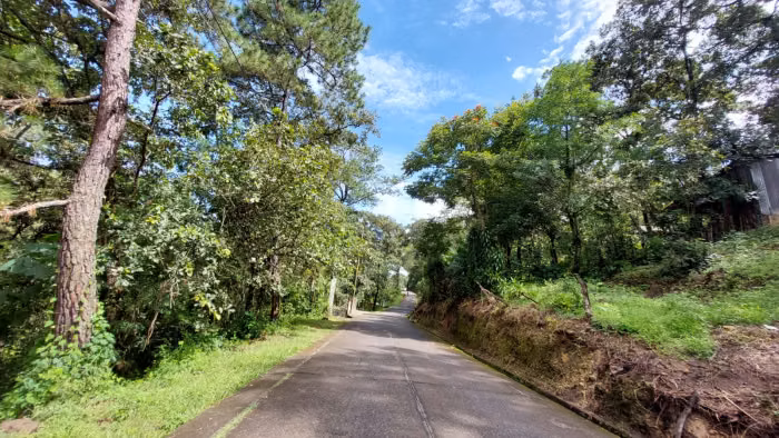 CASA RESIDENCIAL CON PISCINA EN SAN JUAN SACATEPEQUEZ