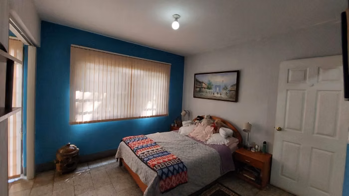 CASA RESIDENCIAL CON PISCINA EN SAN JUAN SACATEPEQUEZ
