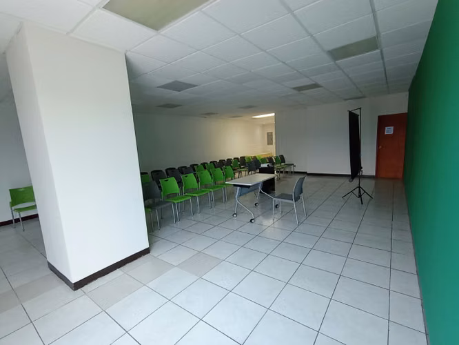 OFICINA EN RENTA/VENTA EN ZONA PRADERA DE 93MT2