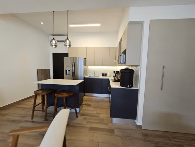 EN VENTA MODERNO APARTAMENTO EN PERIFERICO ZONA 11 - Imagen 12