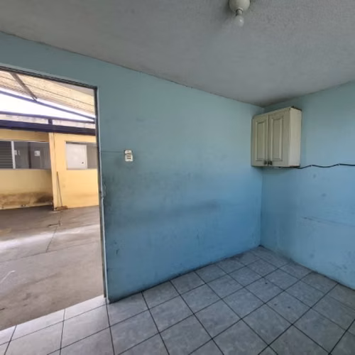 Ofi-Bodega en Venta San Cristóbal Zona 8 de Mixco