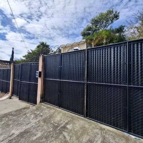Ofi-Bodega en Venta San Cristóbal Zona 8 de Mixco