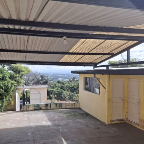Ofi-Bodega en Venta San Cristóbal Zona 8 de Mixco