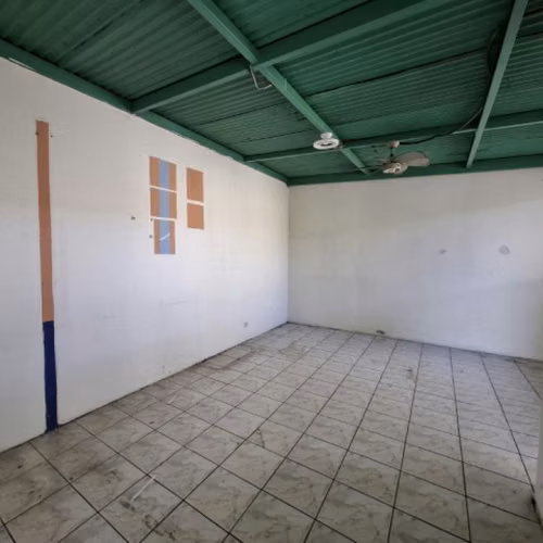 Ofi-Bodega en Venta San Cristóbal Zona 8 de Mixco