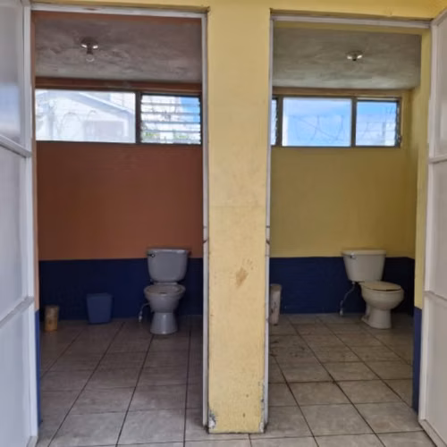 Ofi-Bodega en Venta San Cristóbal Zona 8 de Mixco