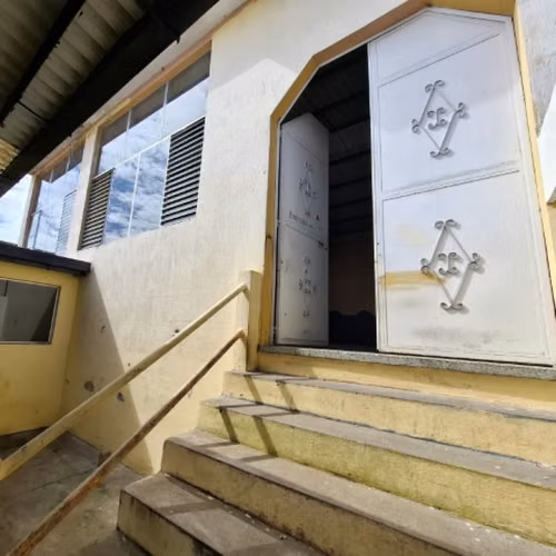 Ofi-Bodega en Venta San Cristóbal Zona 8 de Mixco