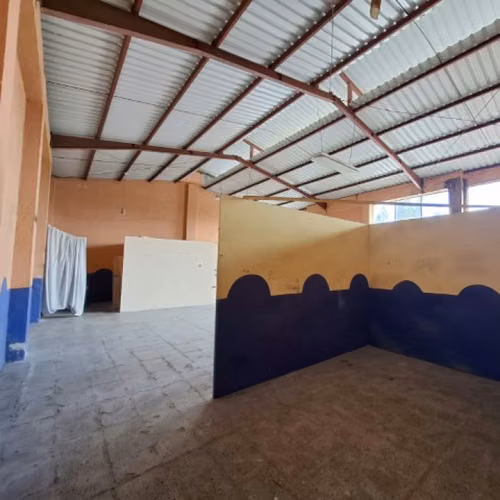 Ofi-Bodega en Venta San Cristóbal Zona 8 de Mixco